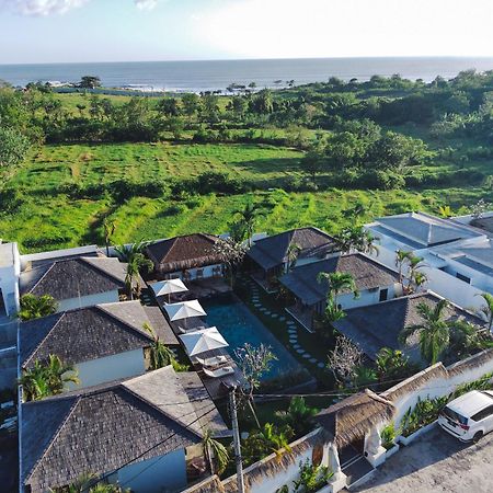 Ehoa Bali Nyanyi Boutique Hotel - In Front Of Entrance To Nuanu Tanah Lot Exterior foto