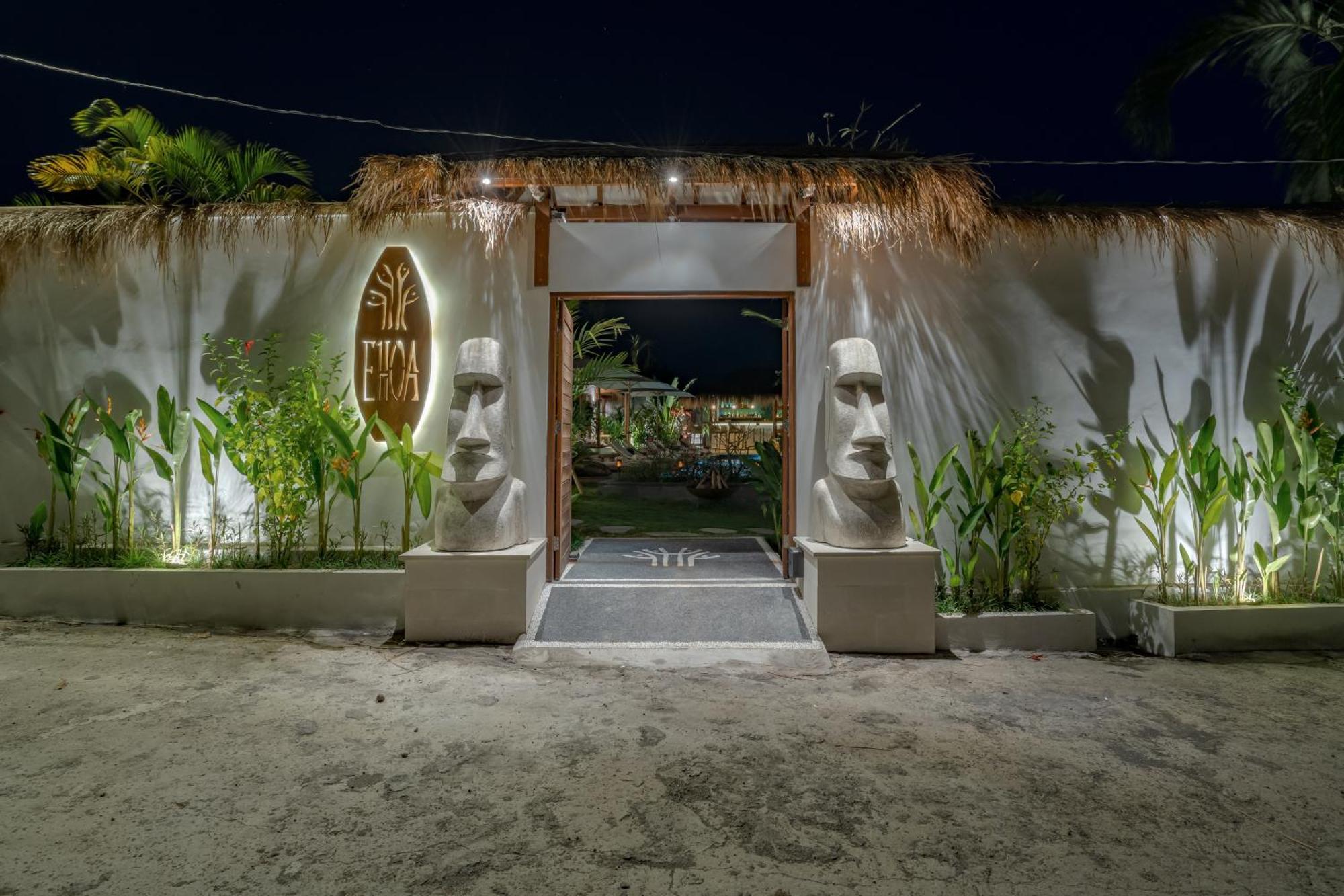 Ehoa Bali Nyanyi Boutique Hotel - In Front Of Entrance To Nuanu Tanah Lot Exterior foto