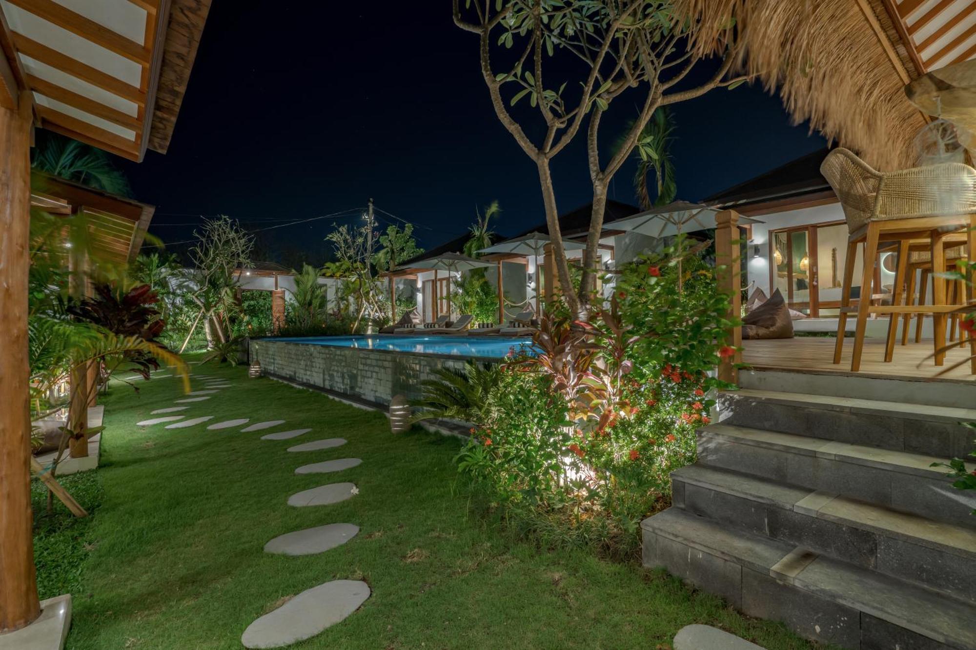 Ehoa Bali Nyanyi Boutique Hotel - In Front Of Entrance To Nuanu Tanah Lot Exterior foto