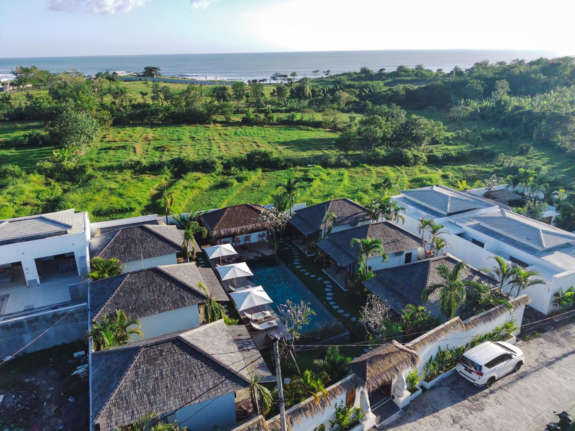 Ehoa Bali Nyanyi Boutique Hotel - In Front Of Entrance To Nuanu Tanah Lot Exterior foto