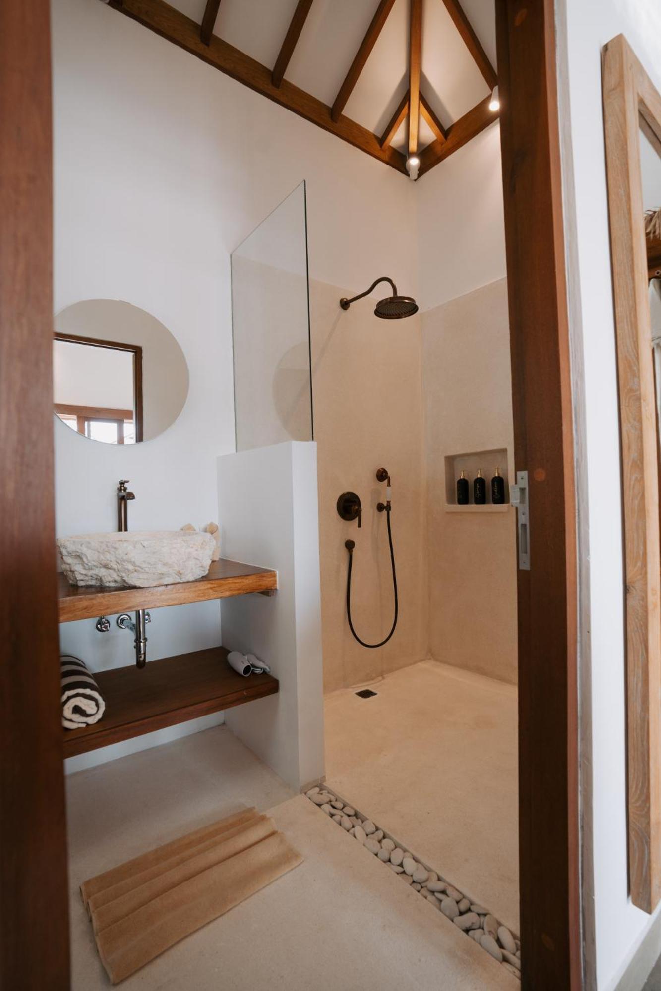 Ehoa Bali Nyanyi Boutique Hotel - In Front Of Entrance To Nuanu Tanah Lot Exterior foto
