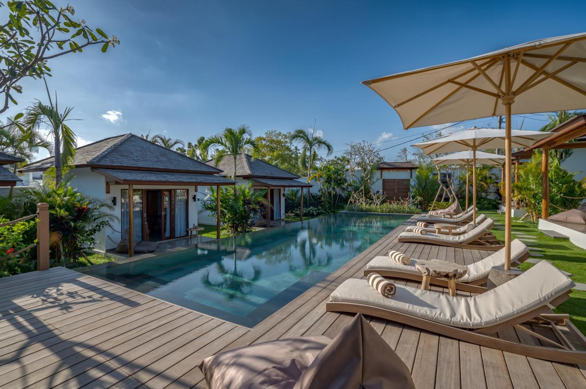 Ehoa Bali Nyanyi Boutique Hotel - In Front Of Entrance To Nuanu Tanah Lot Exterior foto