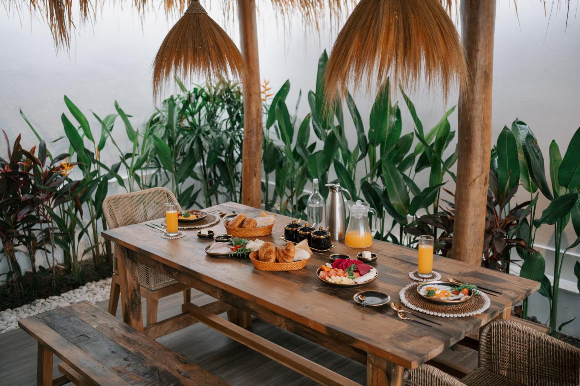 Ehoa Bali Nyanyi Boutique Hotel - In Front Of Entrance To Nuanu Tanah Lot Exterior foto