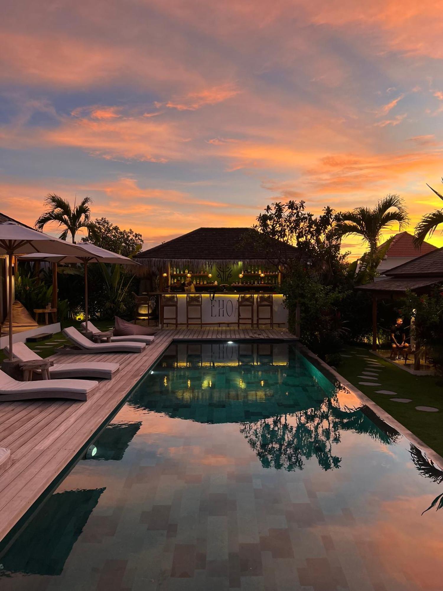 Ehoa Bali Nyanyi Boutique Hotel - In Front Of Entrance To Nuanu Tanah Lot Exterior foto